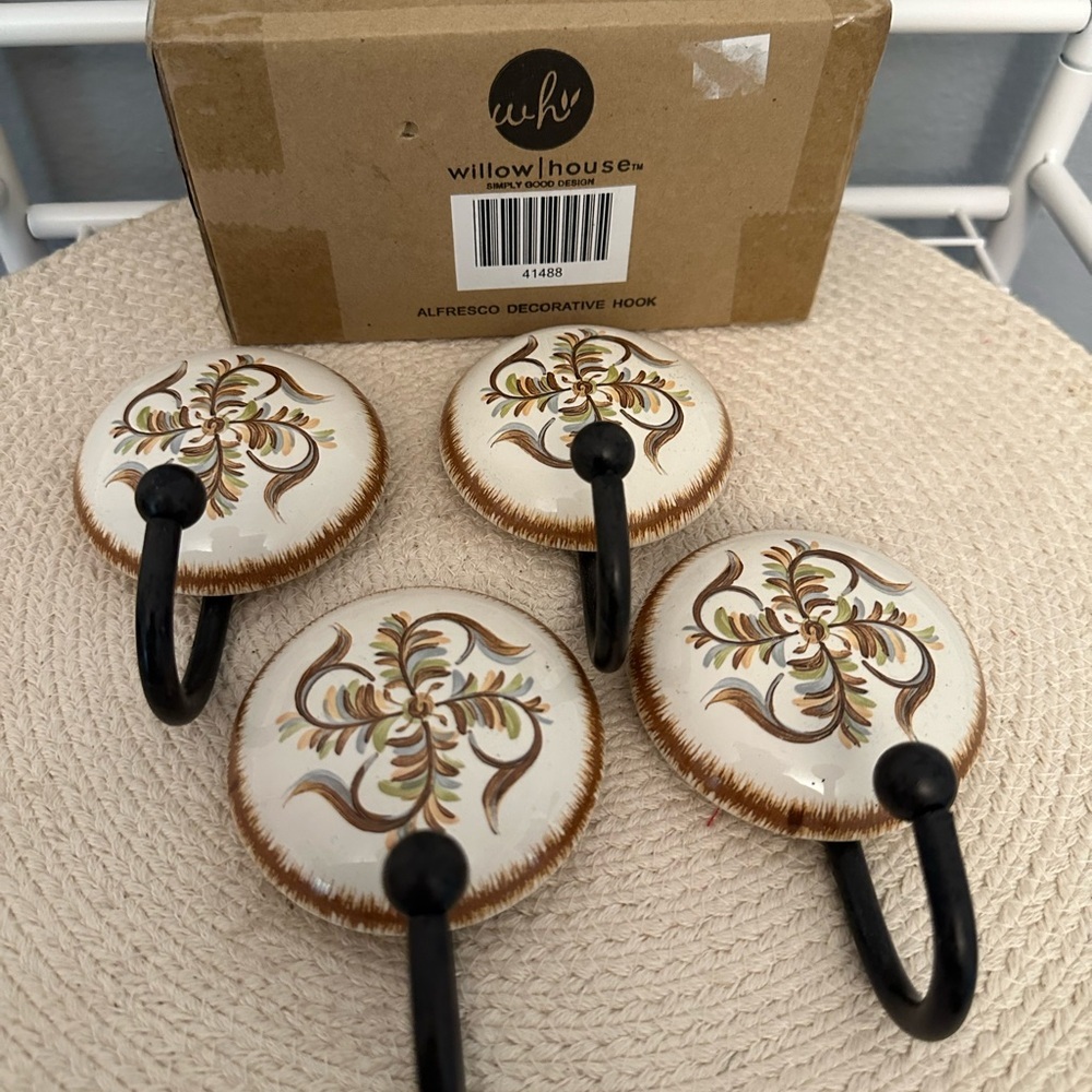 SLAH/WH Alfresco Hooks NEW Handpainted Design by Gail Pittman 3 sets of 2.